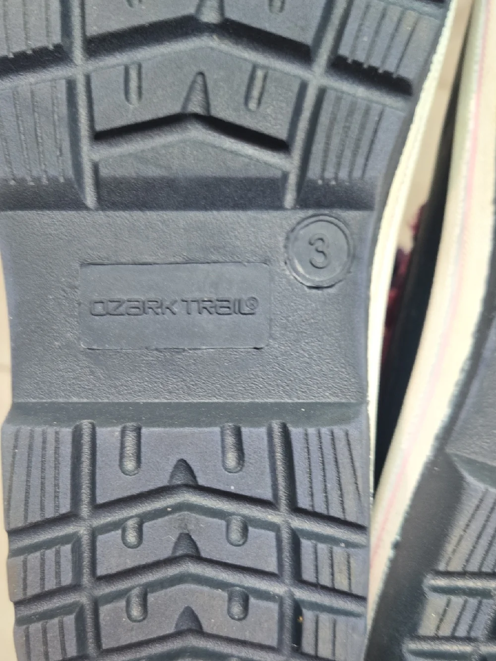 Ozark Trail Big Girl 3M Thinsulate Water Resistant 200gr Winter Boots Shoes Sz 3